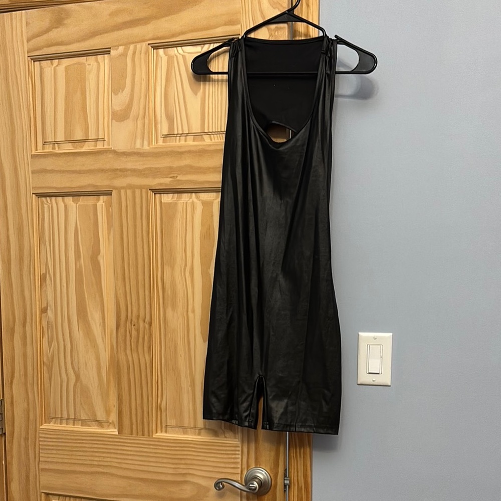 Black Sleeveless Dress